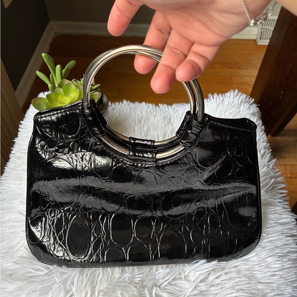 Black Croc-Embossed Handbag 🖤 - Picture 2 of 8